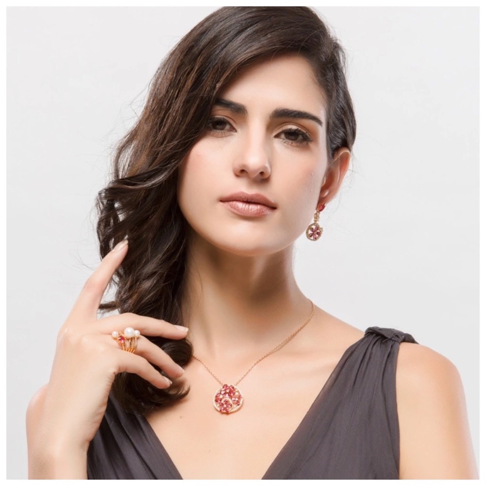 Swarovski Crystals The Aasta Necklace - Picture 4 of 5